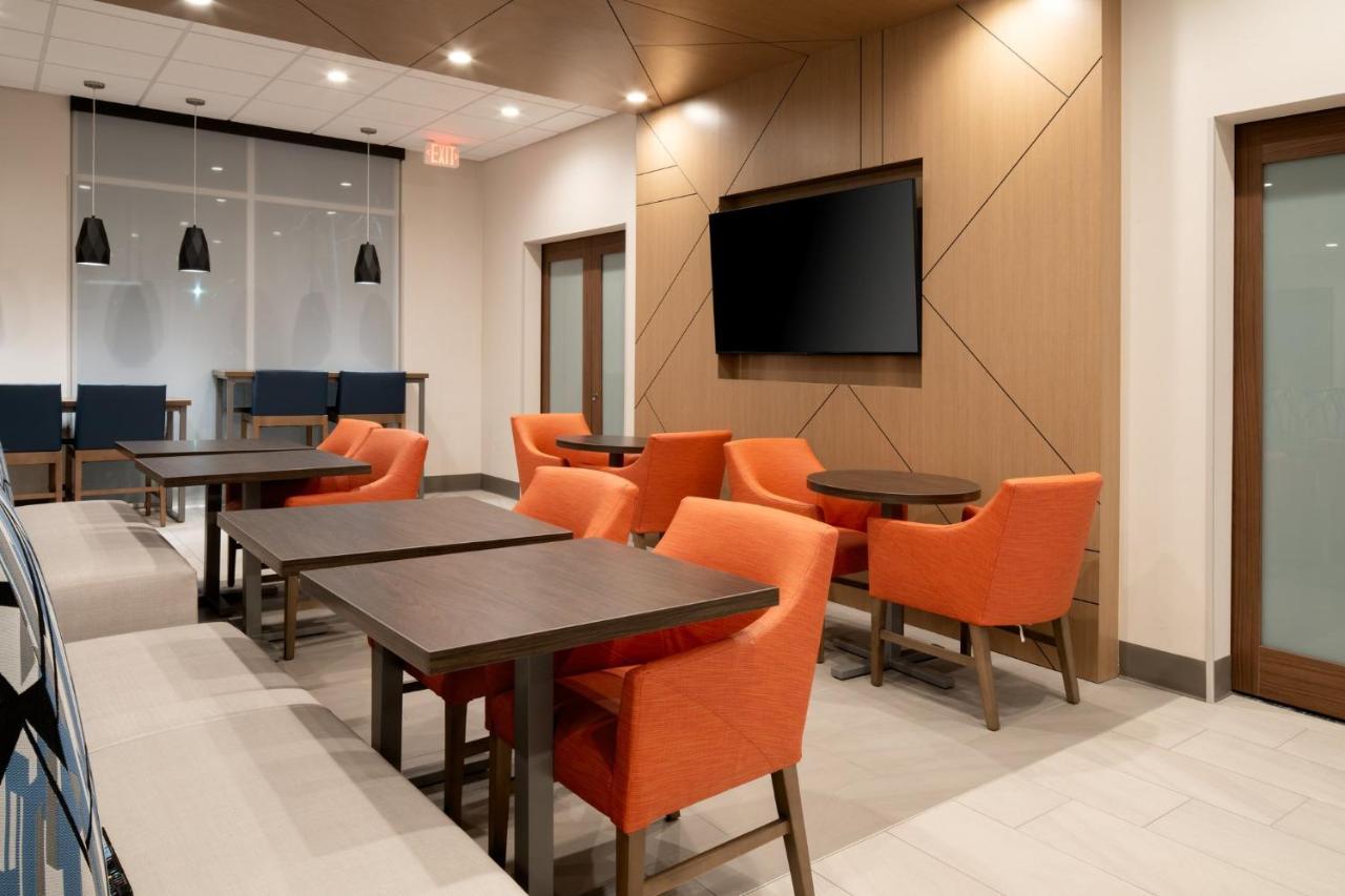 Holiday Inn Express & Suites - Hollister By Ihg Luaran gambar