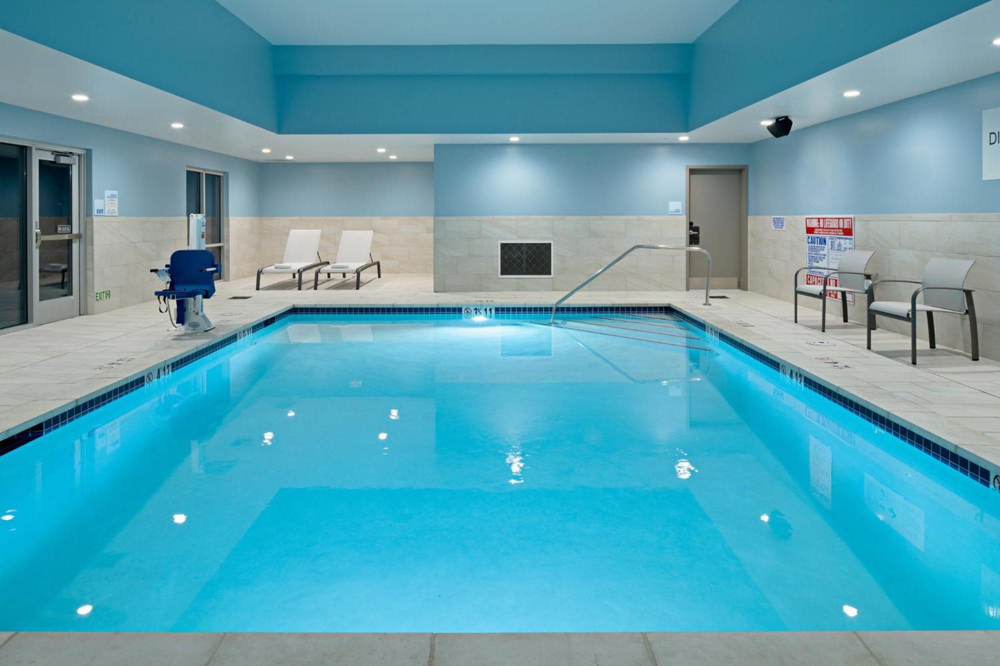 Holiday Inn Express & Suites - Hollister By Ihg Luaran gambar
